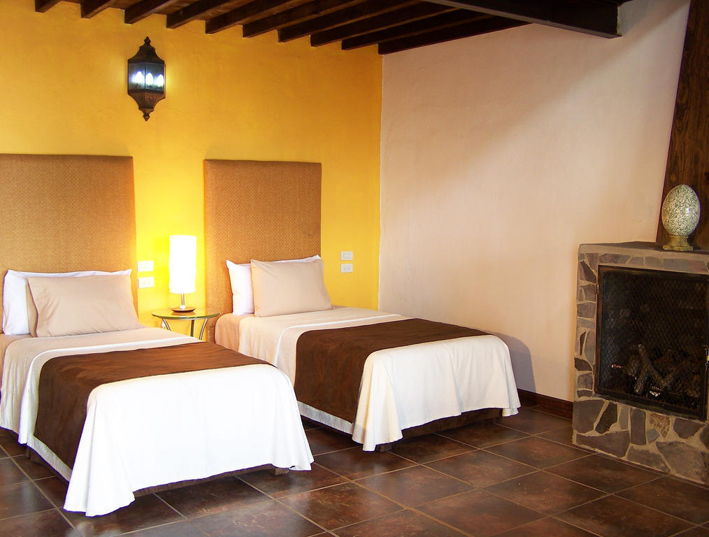 Hotel Villa Cassis Tapalpa Habitación foto