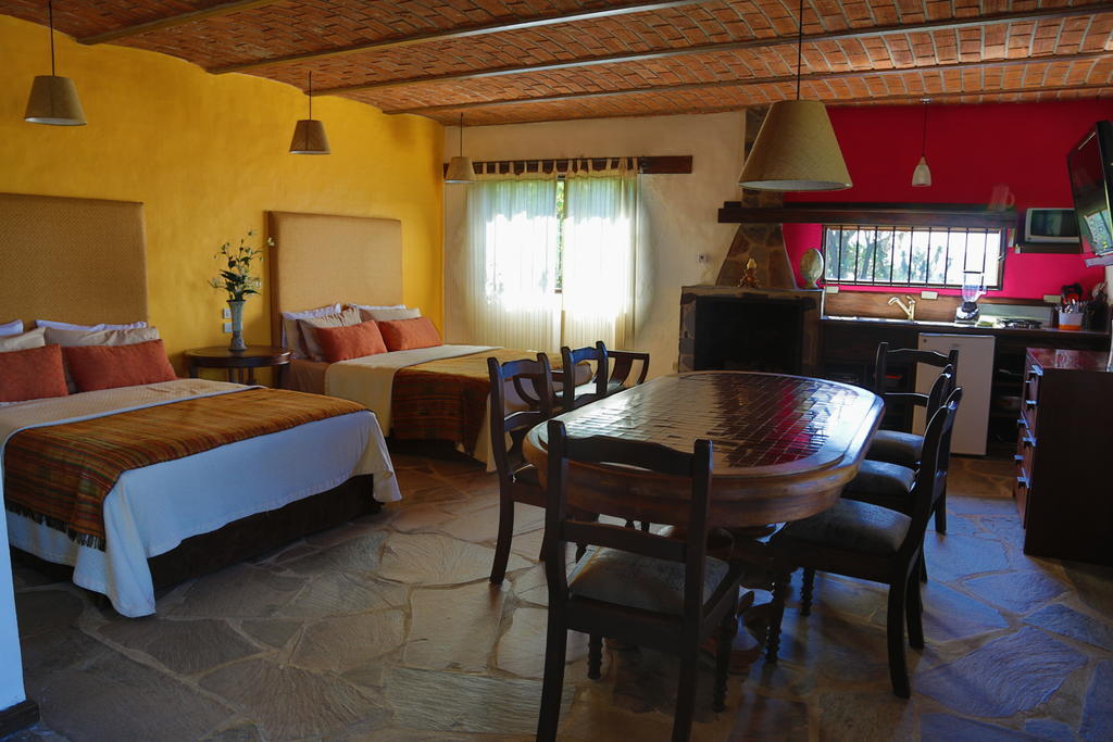 Hotel Villa Cassis Tapalpa Habitación foto